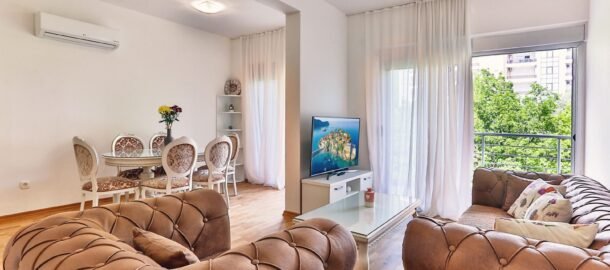 Two bedroom lux apartment 200m from the sea with panoramic view in Rafailovici