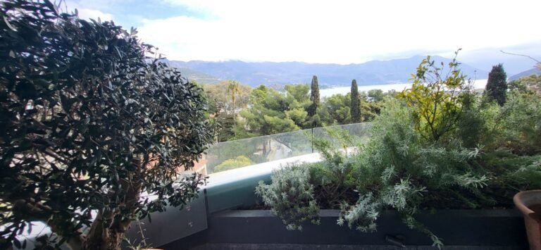 Студия апартамент в комплексе Royal Gardens в центре Будвы