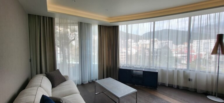 Трёхкомнатный апартамент в комплексе Royal Gardens в центре Будвы