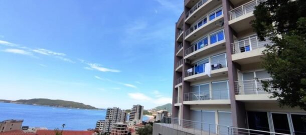 Двухкомнатная квартира с видом на море в Рафаиловичи