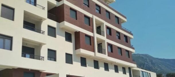 Apartment in a new building in Dobrota with sea views!