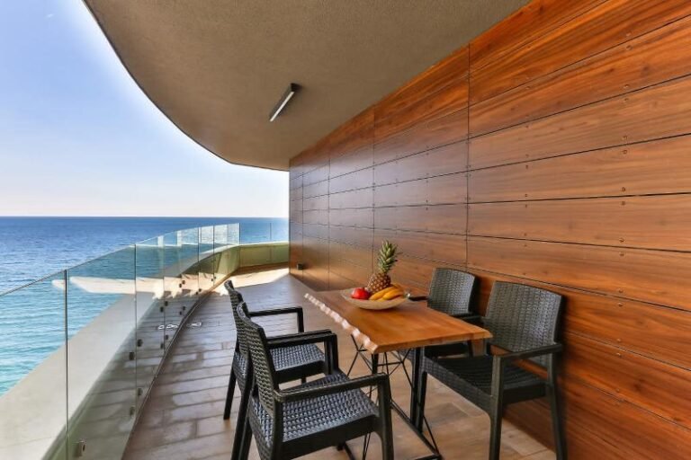 Two-room apartment in a 5* hotel with 2 bedrooms in Becici for 1 year!