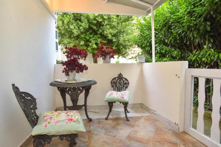 Garsonjera u Budvi kod hotela Slavija na godinu dana