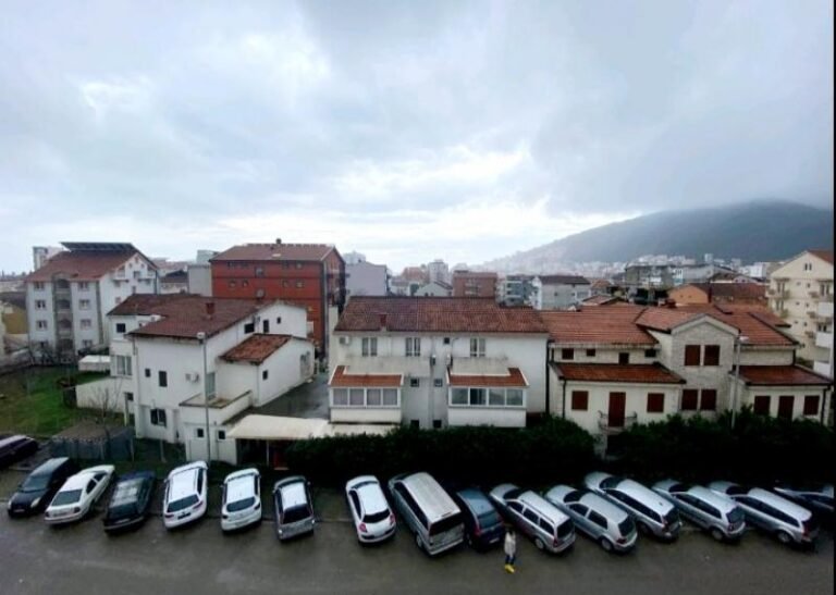 Two bedroom apartment for one year in Budva at a very good price!