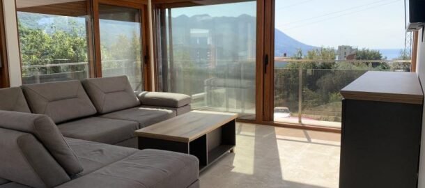 Two bedroom furnished apartment with sea views and garage space in Ivanovichi