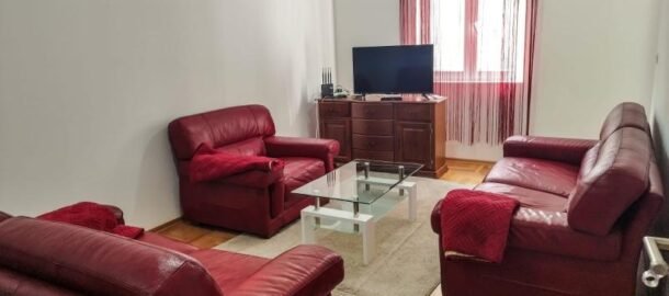 Трёхкомнатная квартира в Будве в аренду на длительный срок