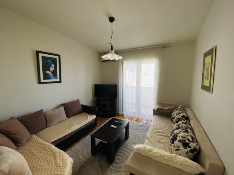 Двухкомнатная квартира в Будве на сезон или круглый год