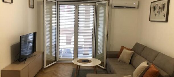 Сдается двухкомнатная квартира на год или до 01.06 в Будве