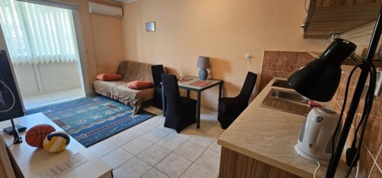 Jednosoban stan na godinu dana u Budvi, naselje Rozino