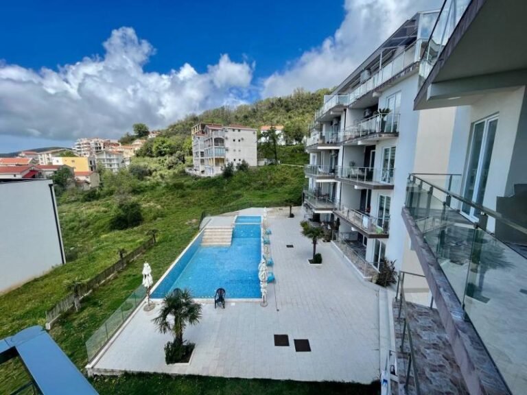 HOT PRICE! Новостройка с бассейном и видом на море