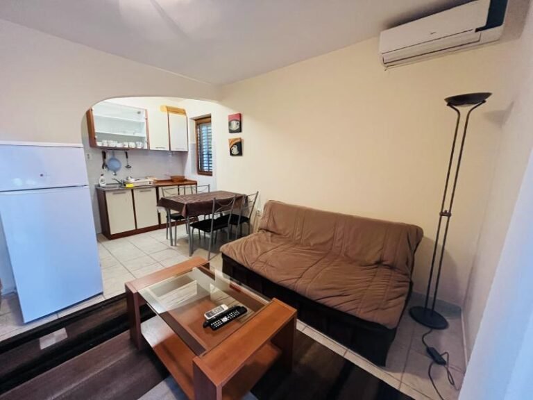 One-room apartment in Budva, not far from the Moscow hotel!