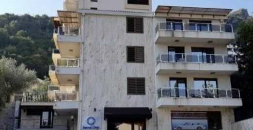 Jednosoban stan u blizini hotela Dukley Gardens na 1 godinu!