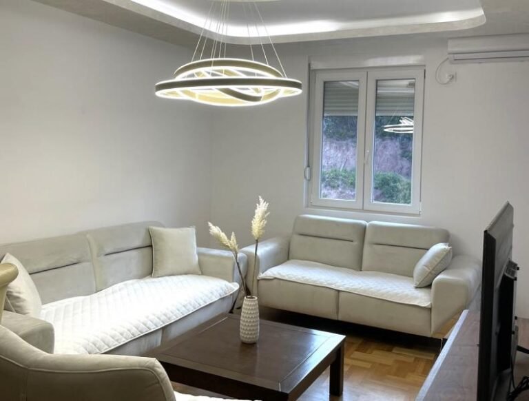 Dvosoban stan na prodaju u Budvi, u naselju Dubovica