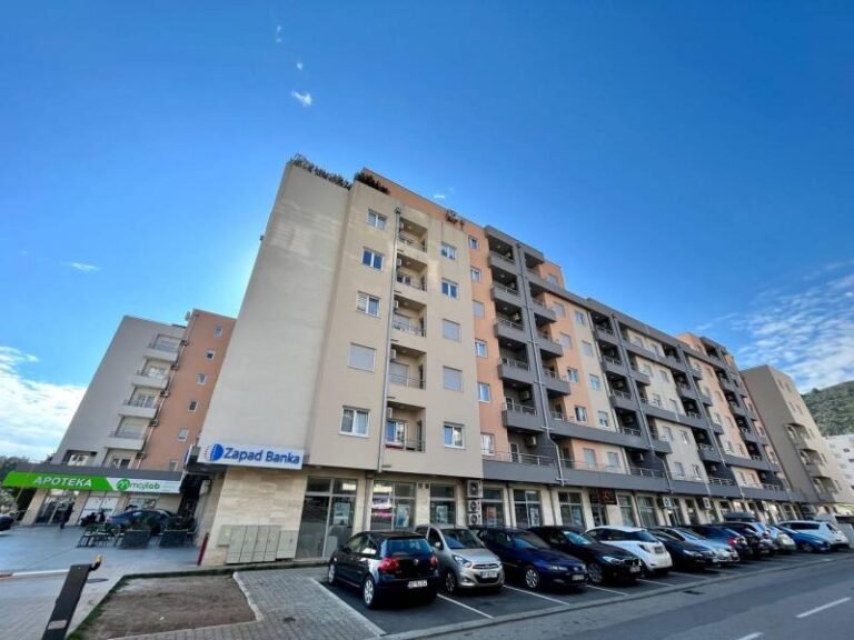 One-room apartment in a new building near the bus station in Budva!