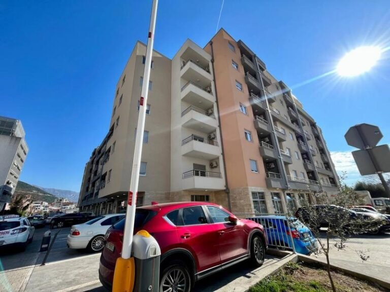 Dvosoban stan u novogradnji kod autobuske u Budvi!