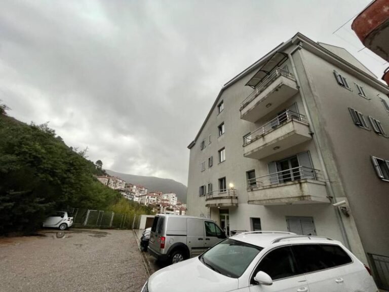 2-комнатная квартира Будве на 1 год!