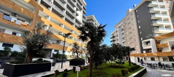 Trosoban stan u kompleksu Stare pekare u Budvi!