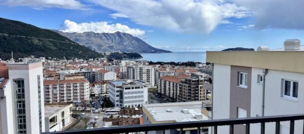 Three-room apartment 94 m2 + 40 m2 terrace in a new building with sea views!