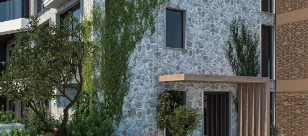 Luksuzno opremljena garsonjera u kompleksu sa bazenom u centru Budve!