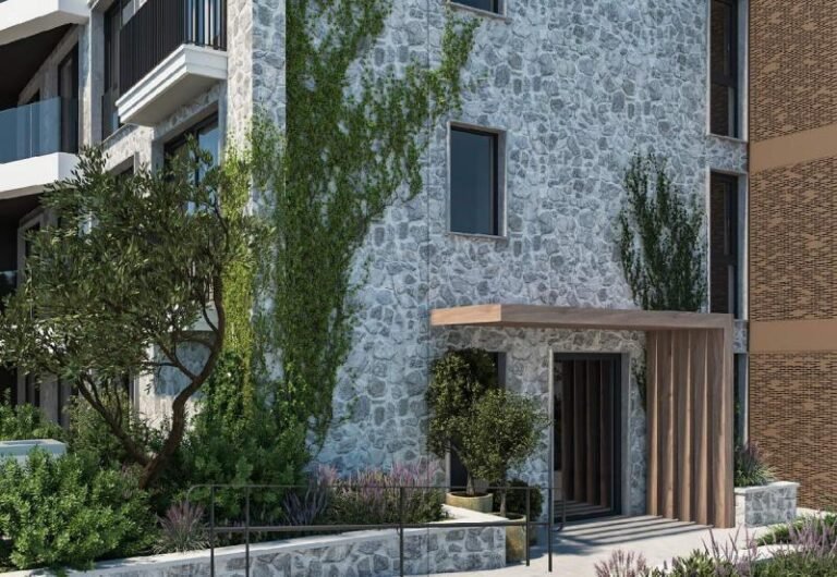 Luxurious furnished studio in a complex with a swimming pool in the center of Budva!