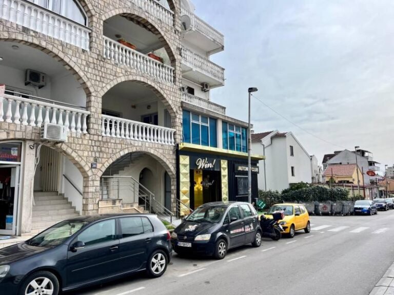 Commercial space 220 m2 in Budva!