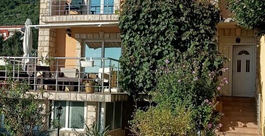 Kuća u Herceg Novi (Kumbor) 100 metara od mora!