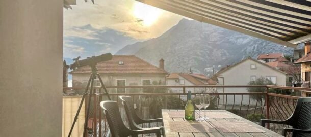 Kuća u risanskom zaljevu sa pogledom na more!