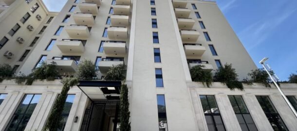 Одно комнатная квартира в Casa Al Mare Residence* Площадь 77 m2 состоит из гостиной с кухней, спальня, ванная комната и те