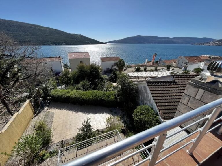 House in Herceg Novi (Kumbor) 100 meters from the sea!