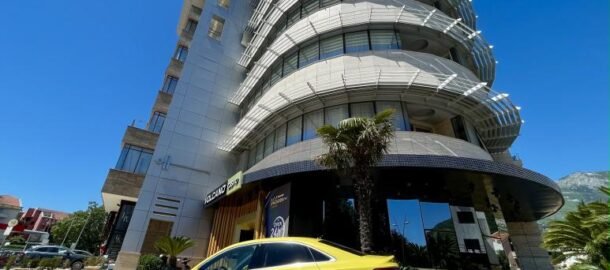 Dvosoban stan 104 m2 sa Lux renoviranjem u Budvi!