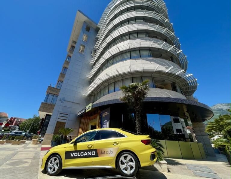 Two-room apartment 104 m2 with Lux renovation in Budva!