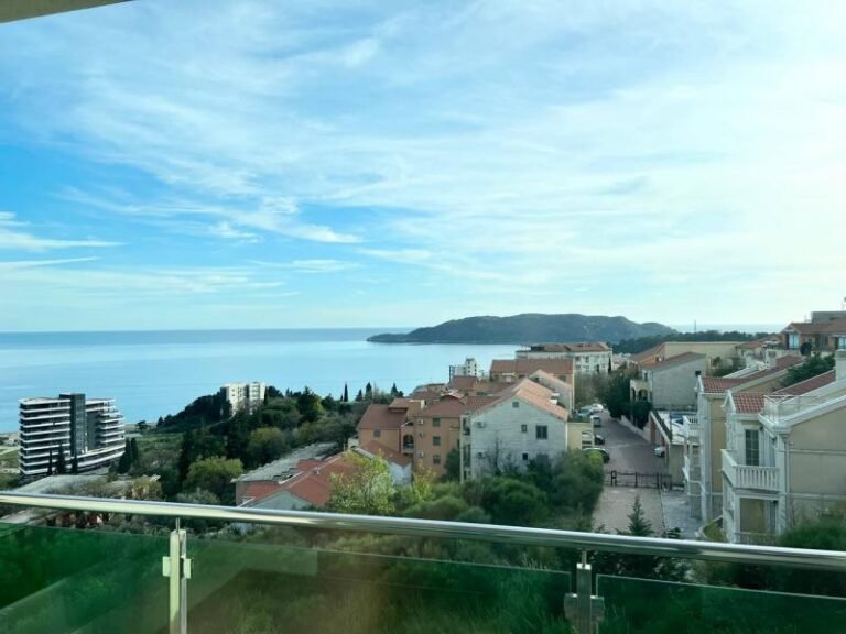 Two bedroom seaview apartment in Becici!