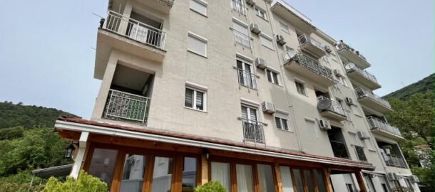 2-комнатная квартира в Будве c паркингом в гараже с 1 октября!