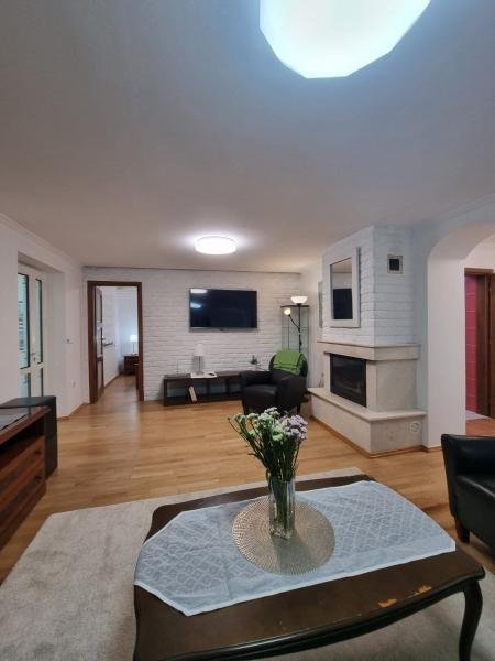 Двуспальная квартира в центре Будвы на год!