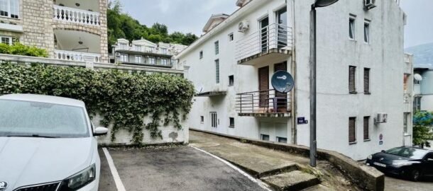 One-room apartment 50 m2 in Budva near the Moscow hotel!