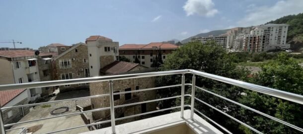 2-комнатная квартира выше IDEA маркета в Бечичи!