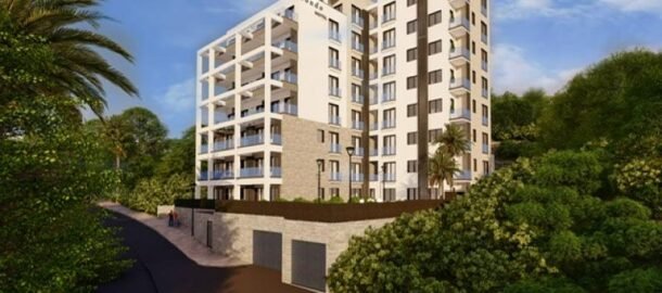 Двуспальная квартира в строящемся доме в Бечичах !