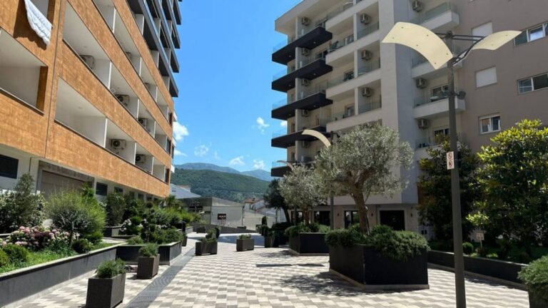 Годовая аренда квартиры-студии в Будве в комплексе Олд Бейкери!