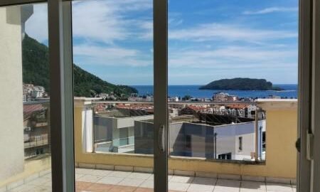 Jednosoban stan u Budve sa panoramskim pogledom na more od investitora!