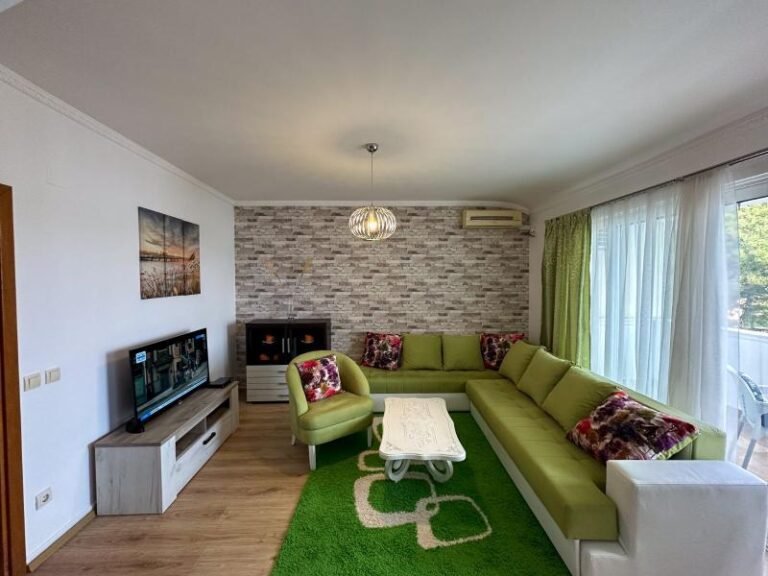 Сдается в аренду односпальная квартира в центре Тивата на срок от 1 года!