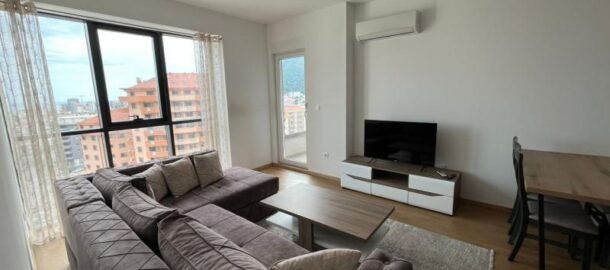 One bedroom apartment in Budva with a garage in a building with Mix Markt for 1 year!