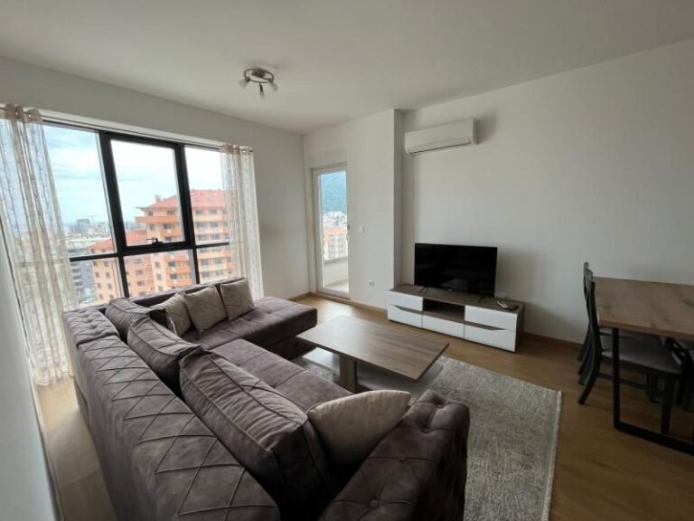 Односпальная квартира в Будве с гаражом в здании с Микс Маркетом на 1 год!