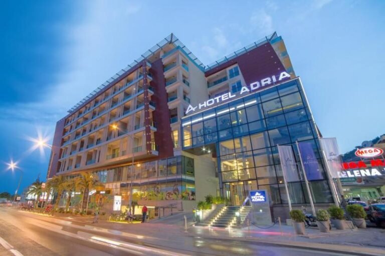 Oфис в мультифункциональном комплексе TQ Plaza в центре Будвы в долгосрочную аренду!