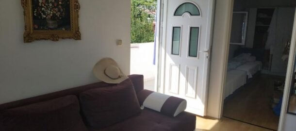 One-bedroom apartment for long-term rent in Budva!