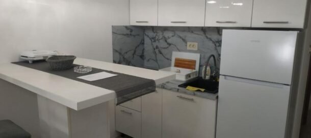 Квартира-студия в самом центре Будвы в аренду на срок от 1 года!