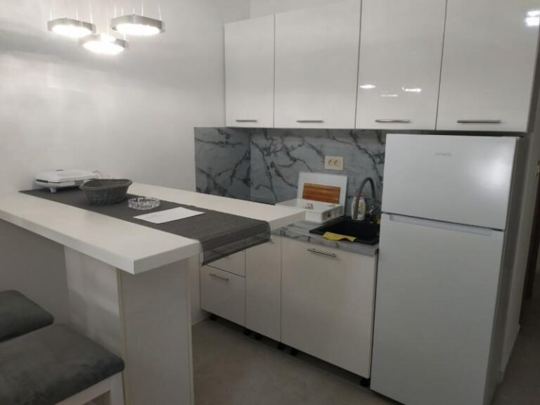 Studio apartment in the very center of Budva for rent for a period of 1 year!