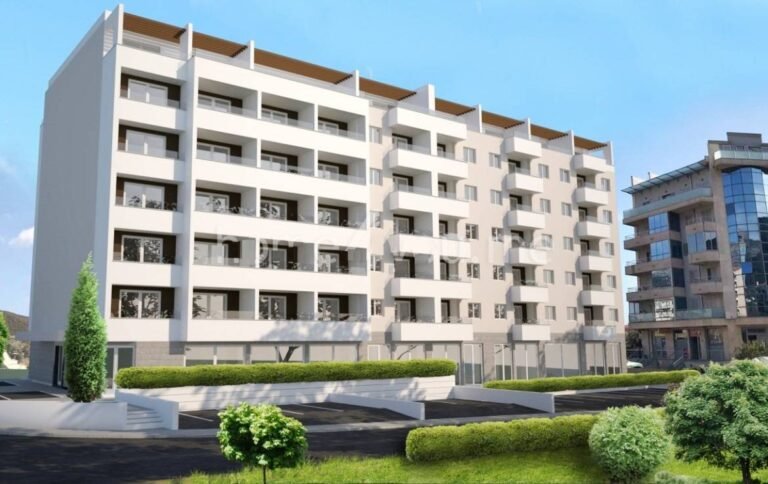 Prostran jednosoban stan u Budvi u naselju Rozino!