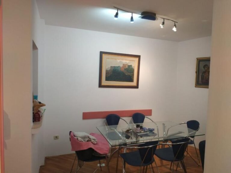 Двуспальная квартира в Будве на Обилазнице в долгосрочную аренду!