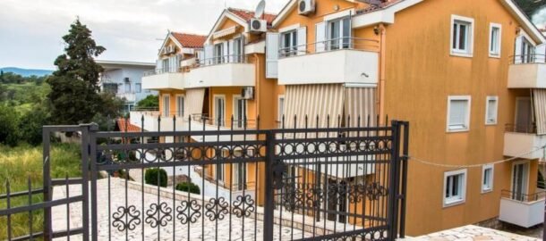 Jednosoban stan u Đenovićima sa pogledom na more!