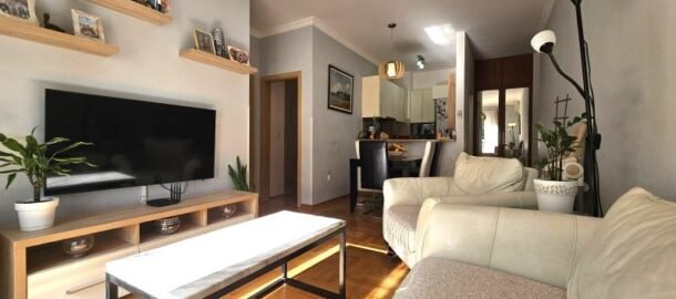 Двуспальная квартира в Будве рядом с REA центром!